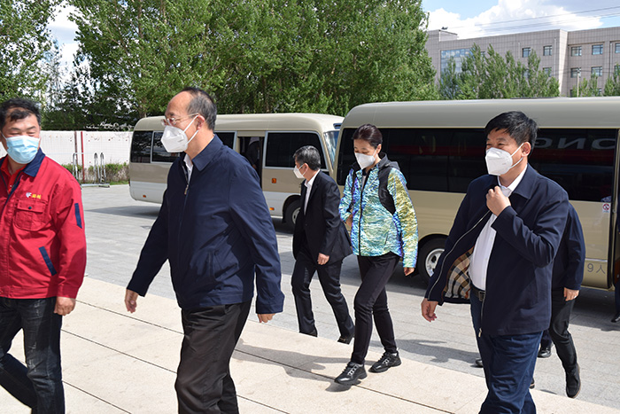 吉林省委常委、常務副省長吳靖平蒞臨鵬鴻生產基地督導調研