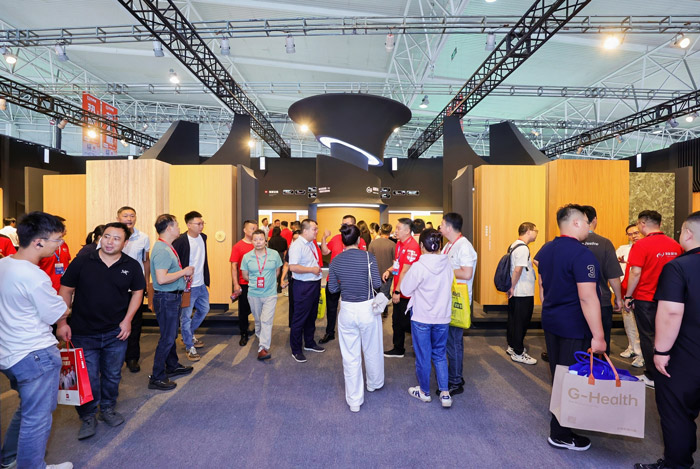 鵬鴻板材新品傳奇綻放2025臨沂木博會