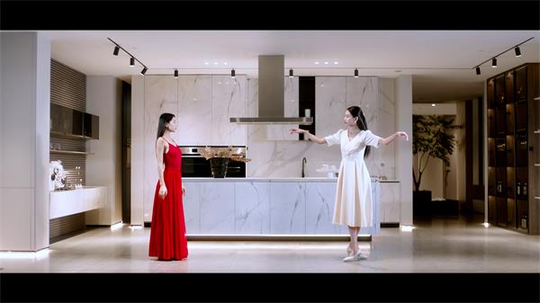 因?yàn)閻?，所以愛——這部家居片子的背后是美不勝收